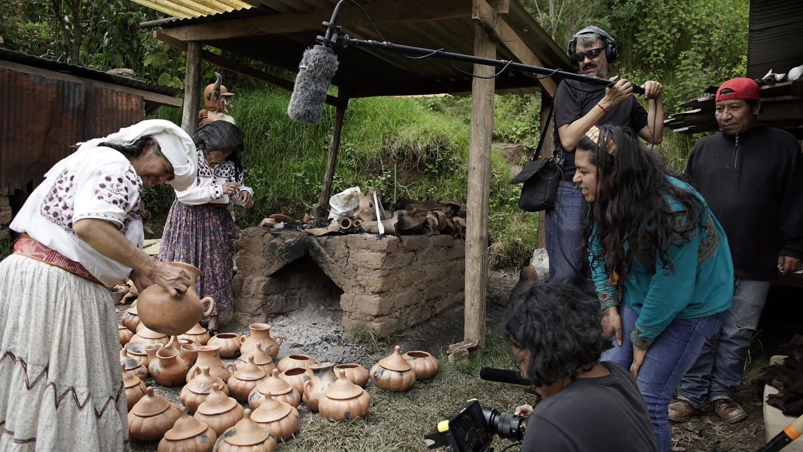 Detrás de cámaras de Mujer de Barro. Foto: cortesía Concepción Vásquez Detrás de cámaras de Mujer de Barro. Foto: cortesía Concepción Vásquez